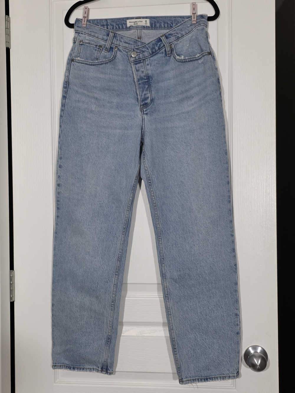 EUC Abercrombie & Fitch High Rise Dad Jean - Light Wash Size 28